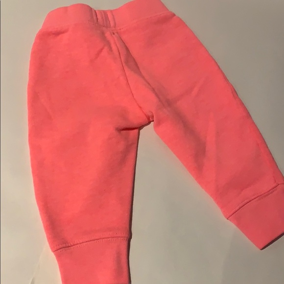 ✨PM EDITOR SHARE✨ 6-12m Neon Pink Gap Sweatsuit - Picture 7 of 10